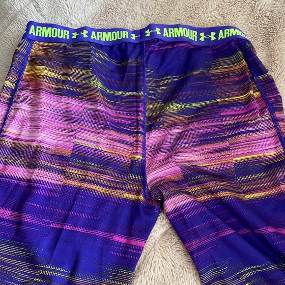 Youth XL Under Armour Capri Legging - Picture 4 of 4